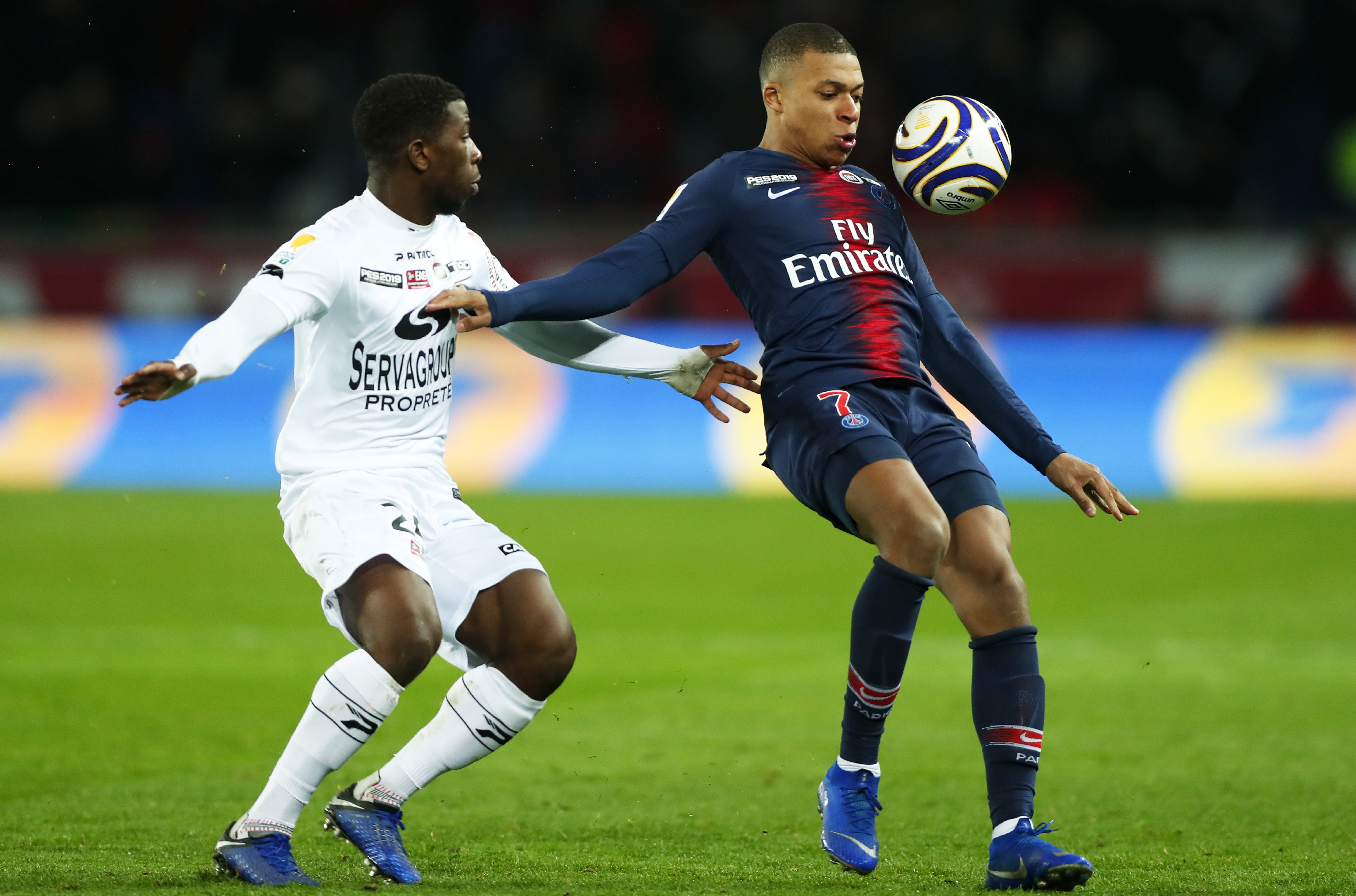 疑是其中的 疑是其中的