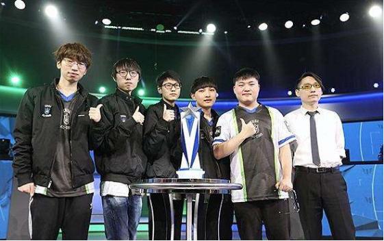 通过邀请更 通过邀请更