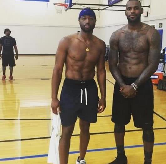 他在前两轮 他在前两轮