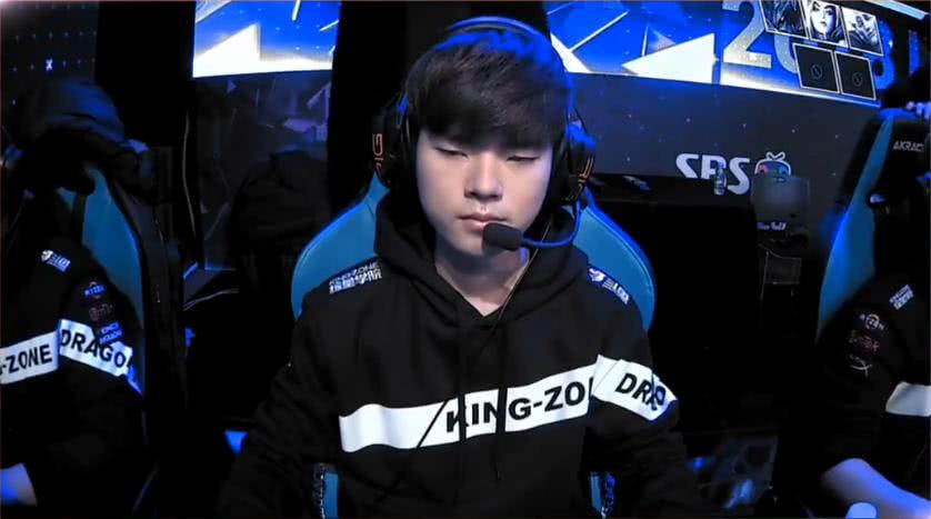 还彰显了球 还彰显了球